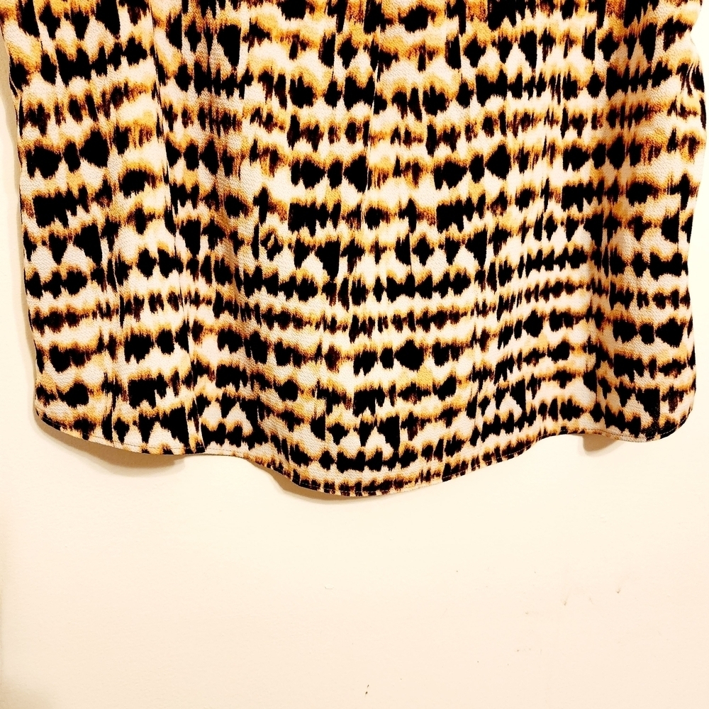 Calvin Klein | Women's Black and Tan Animal Print V-Neck Blouse Top (Size XL) - Picture 10 of 11